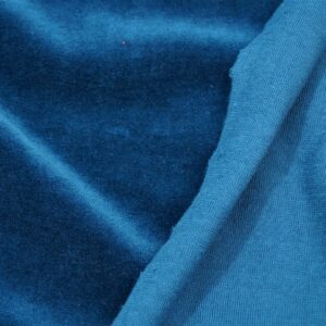 800087-1-nicki_blau